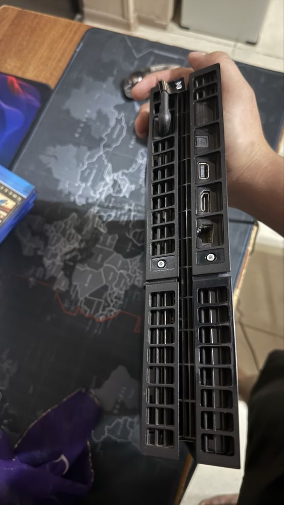 Продается PS4 пятью играми