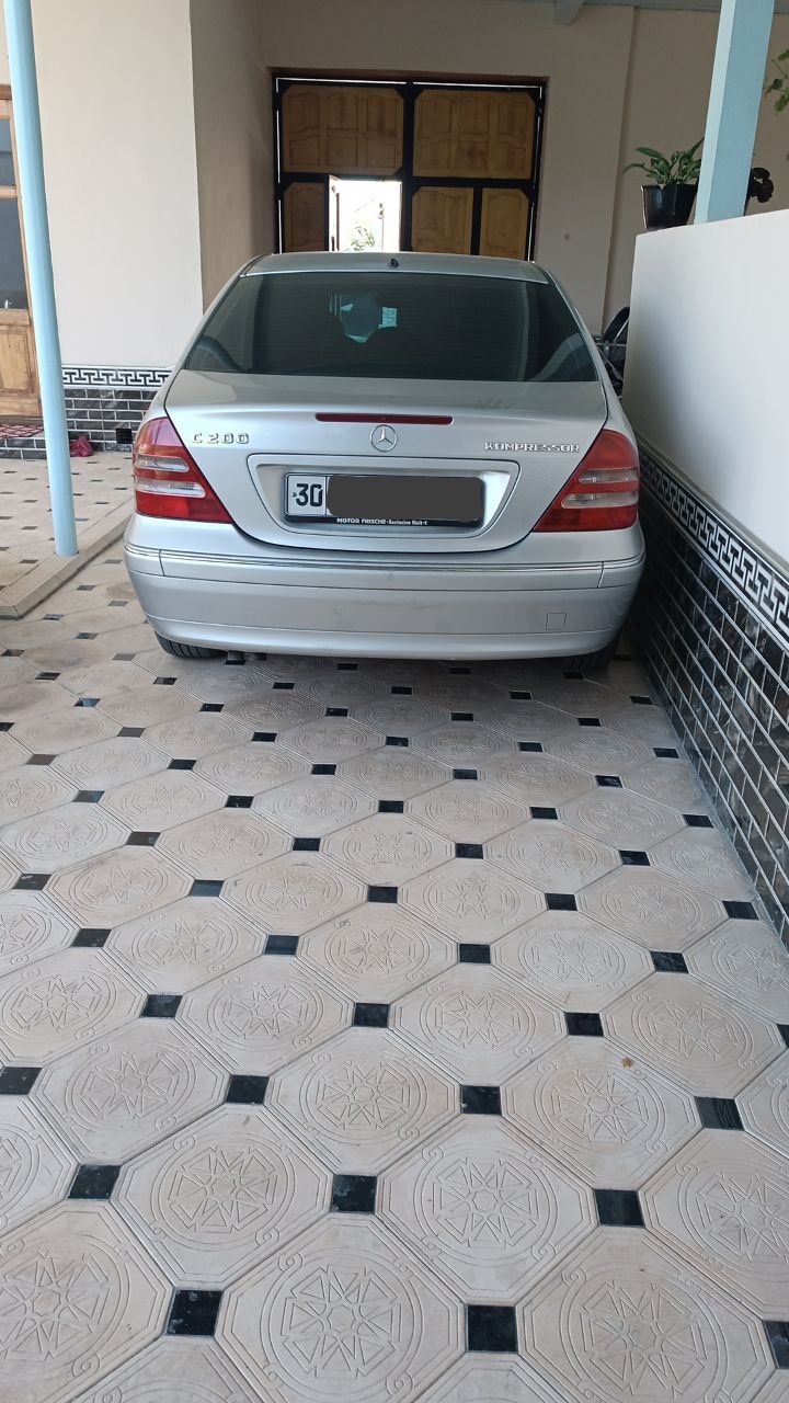 Mersedes benz c200