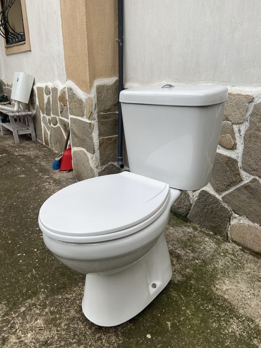 Мивки .Тоалетна чиния и казанчета.Моноблок.