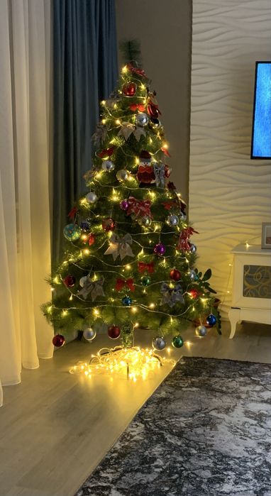 Продам елку 180 см