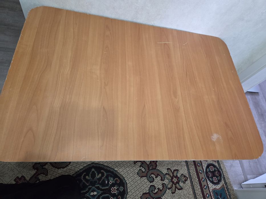 Продам кухонный стол