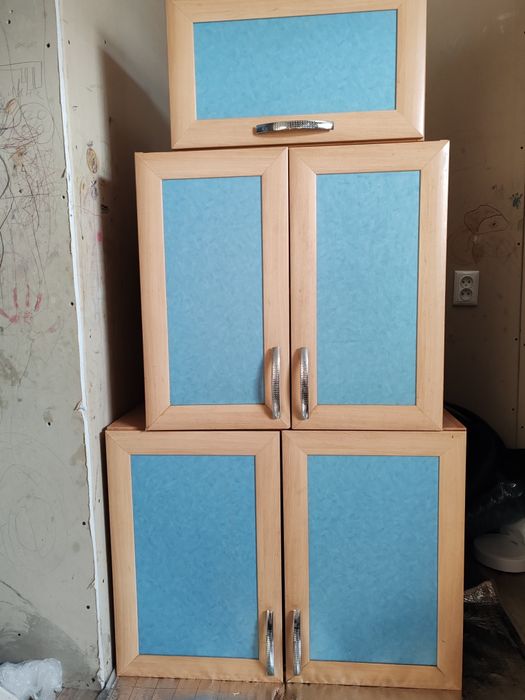 Продам навесные шкафы