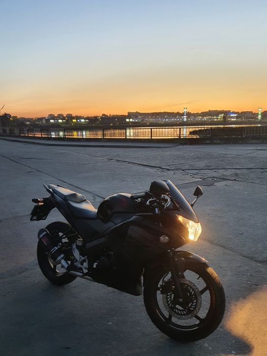 Honda CBR125r  2015
