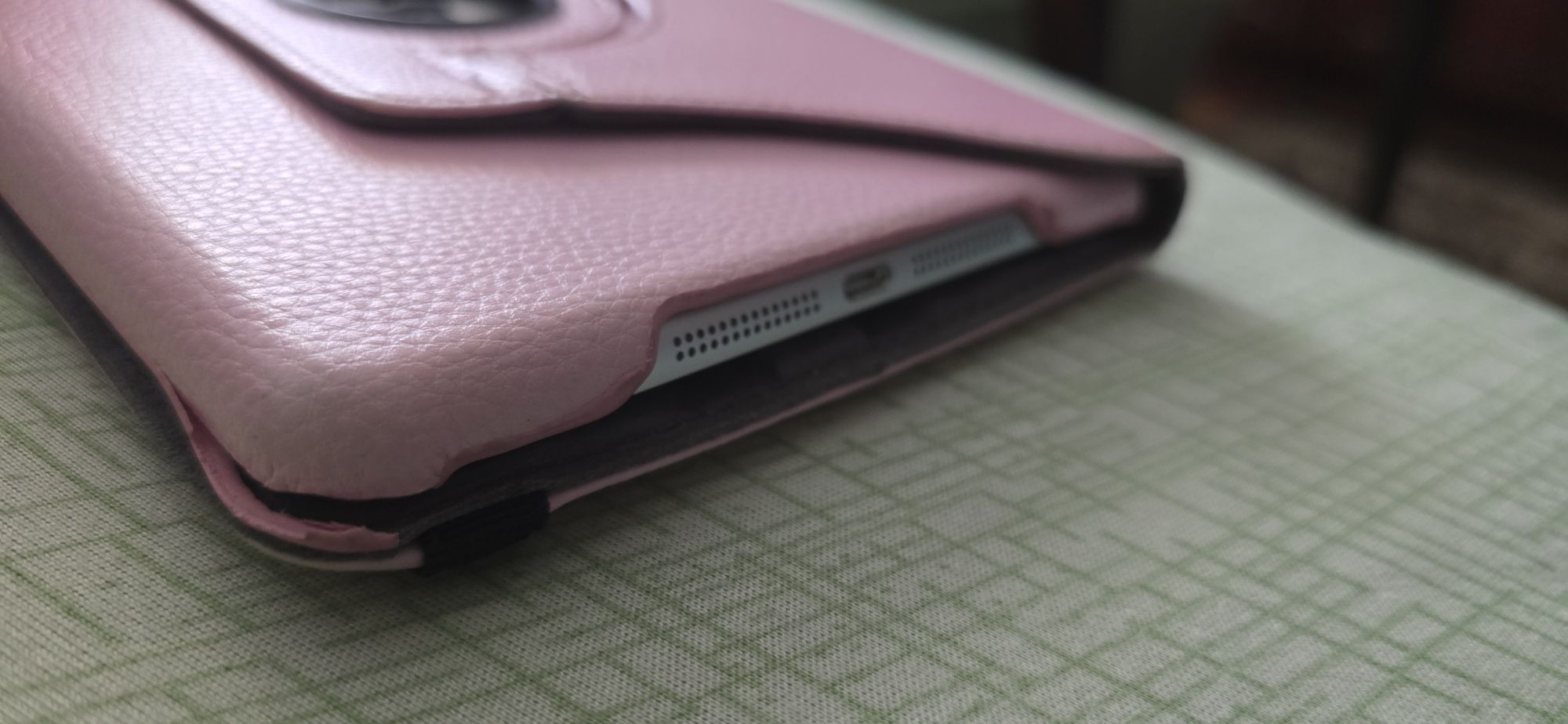 Таблет Apple iPad mini (1-во поколение), модел A1432 с бонус калъф