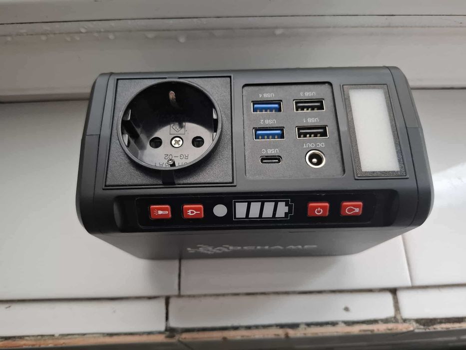 Vând panou solar portabil cu baterie