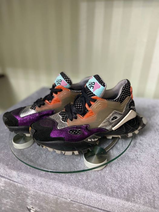 Кроссовки фиолетовые