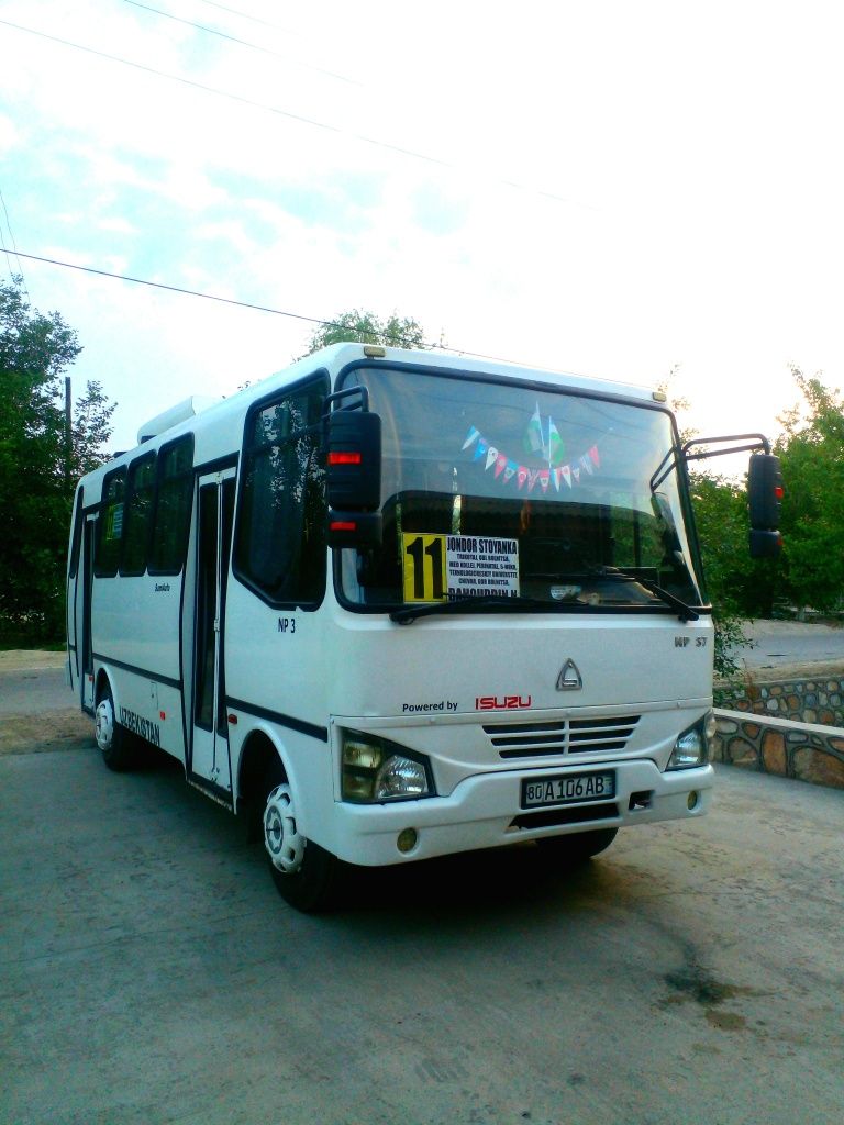 Isuzu avtobus sotiladi