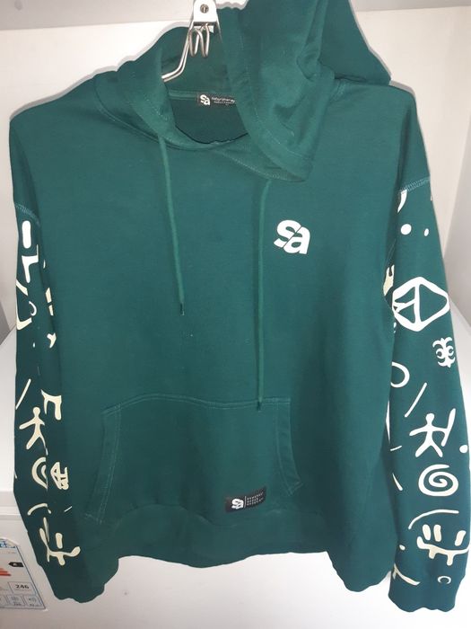 Продам Худи хорошего качества.