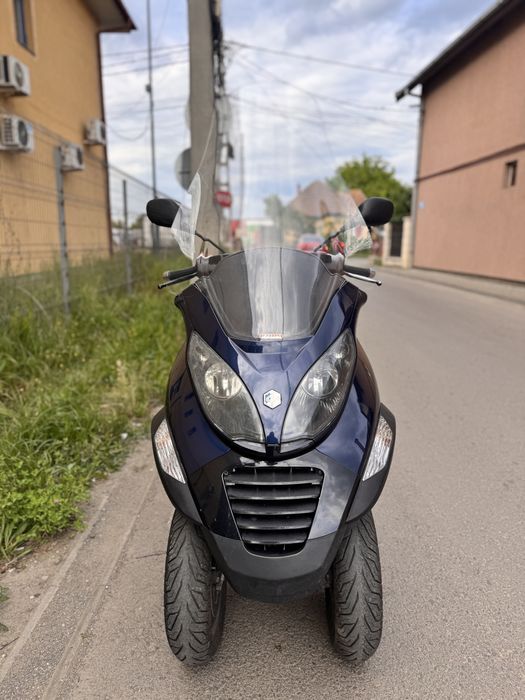 Piaggio MP3 250