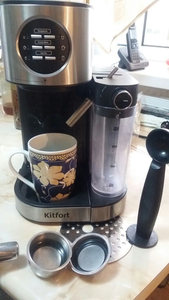 Кофеварка рожковая Kitfort KT-703
