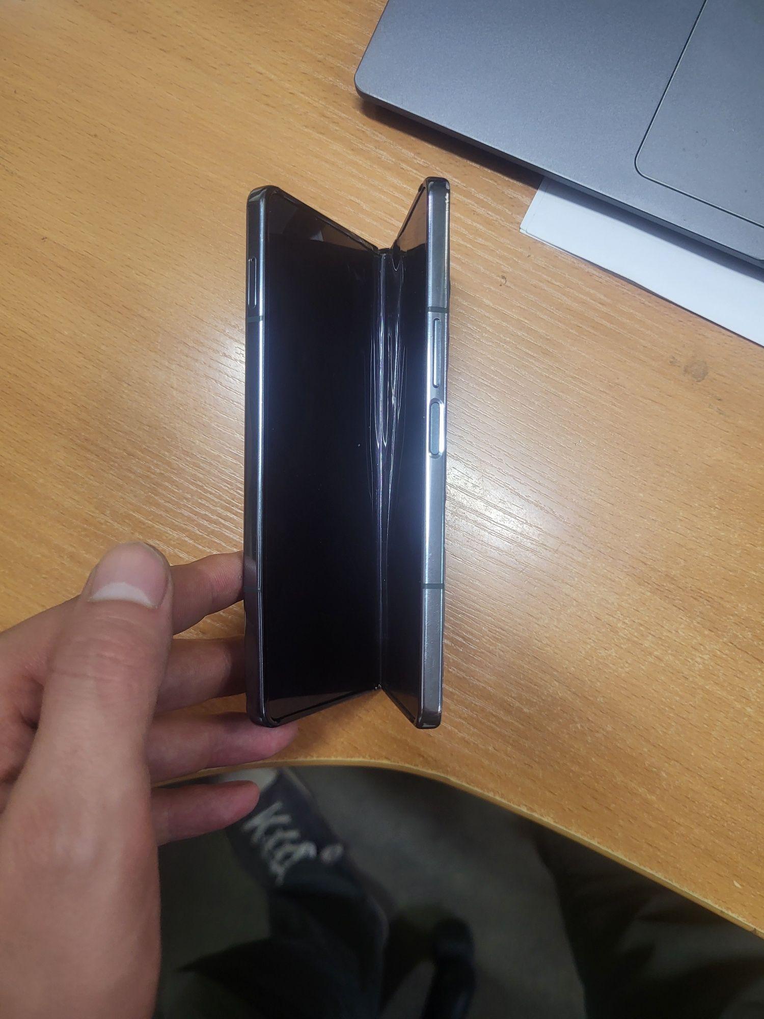 Продам z fold 4 случайно разбитый но рабочий