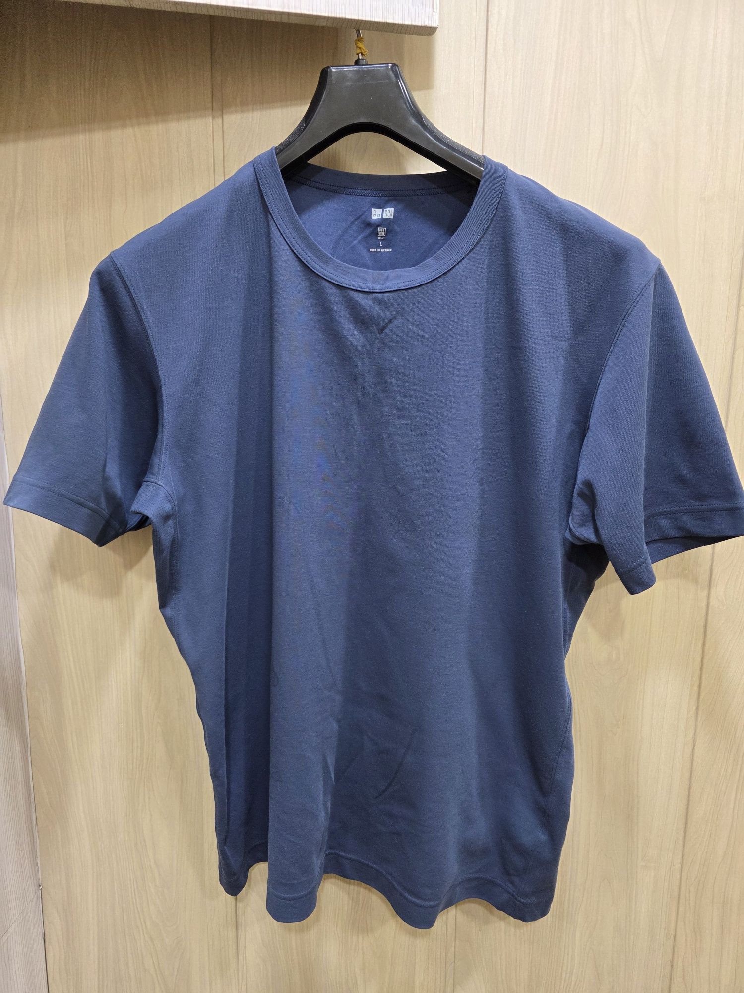 Оригинальная футболка Uniqlo
