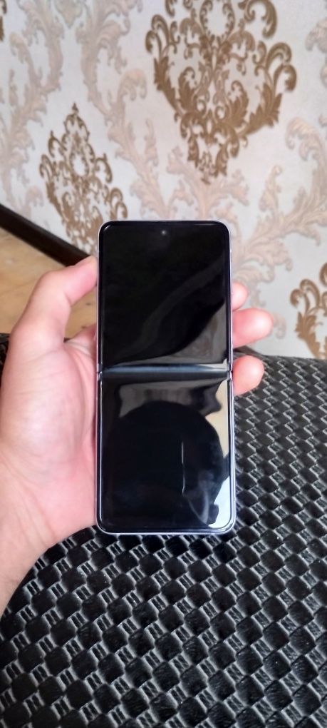 Samsung Z Flip 3 ideal