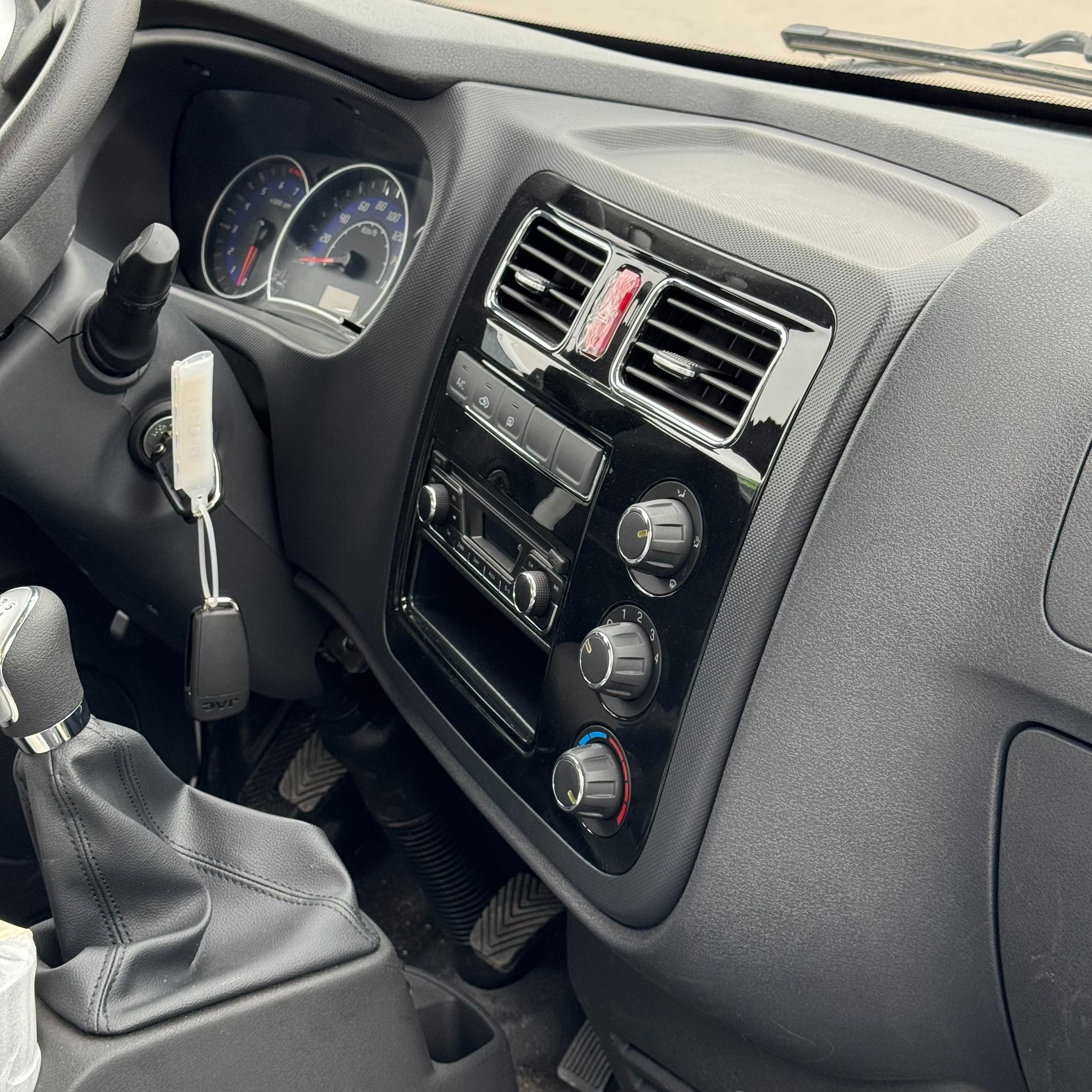 JAC X200 sotuvga tayyor Ishonchli yuk tashuvchi
