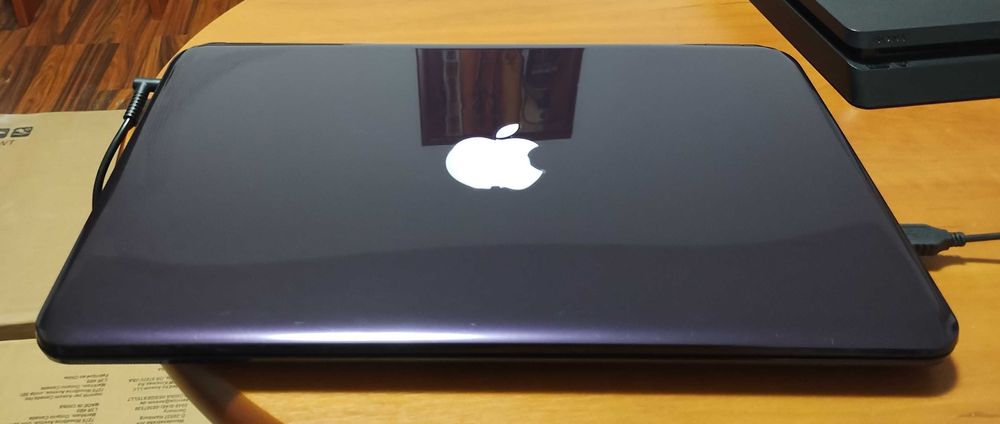 Laptop HP15 procesor AMD A8 RAM 8GB DDR3 SSD 240GB