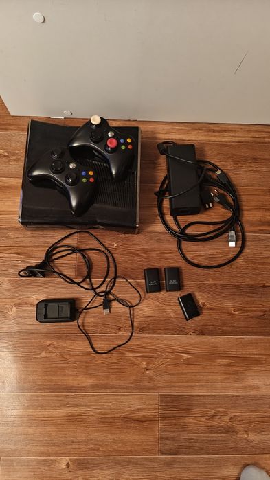 Продам два X-Box 360 Freeboot