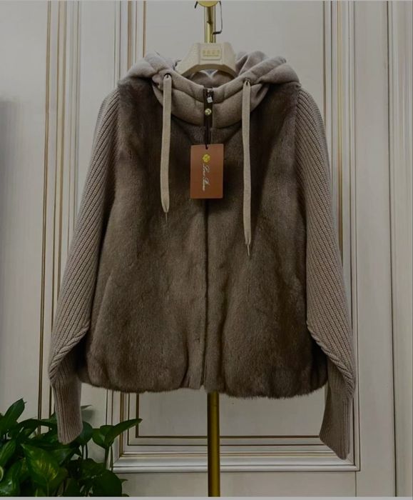 Палто естествен пълнеж сваляща качулка