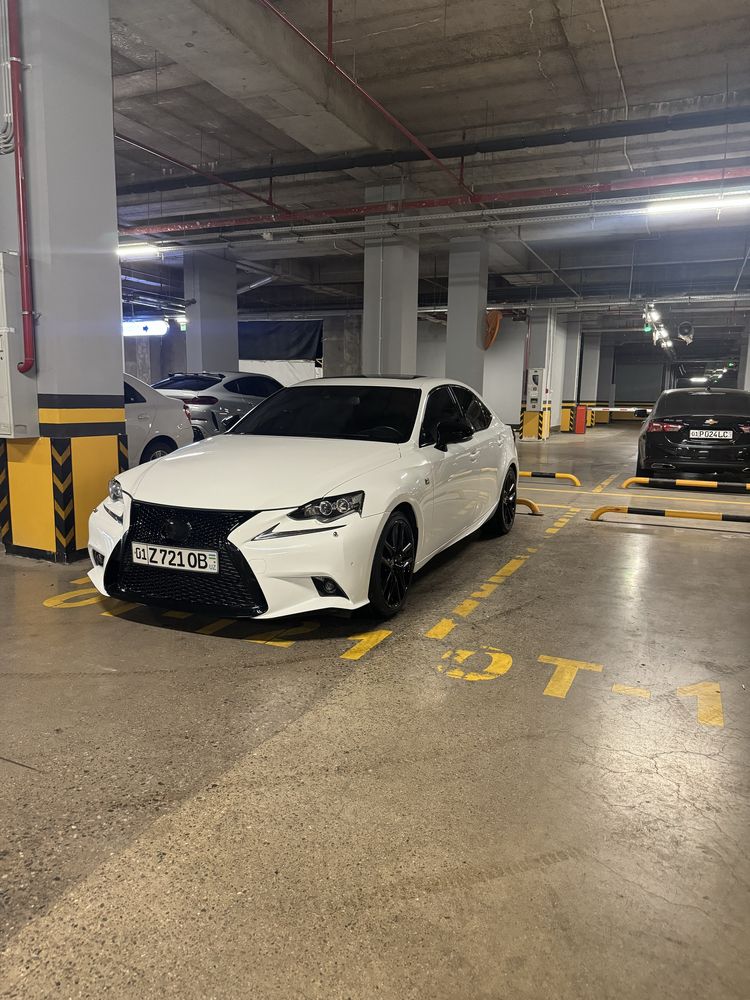 Lexus is f 200 t  2 turbina