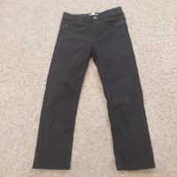 Продам новые черные джинсы на 7-8лет