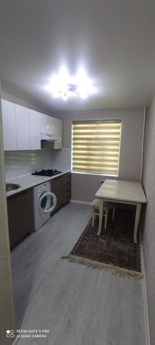 Чилонзор 2квартал 1хона 4этаж сотилади, Тарговый центр,