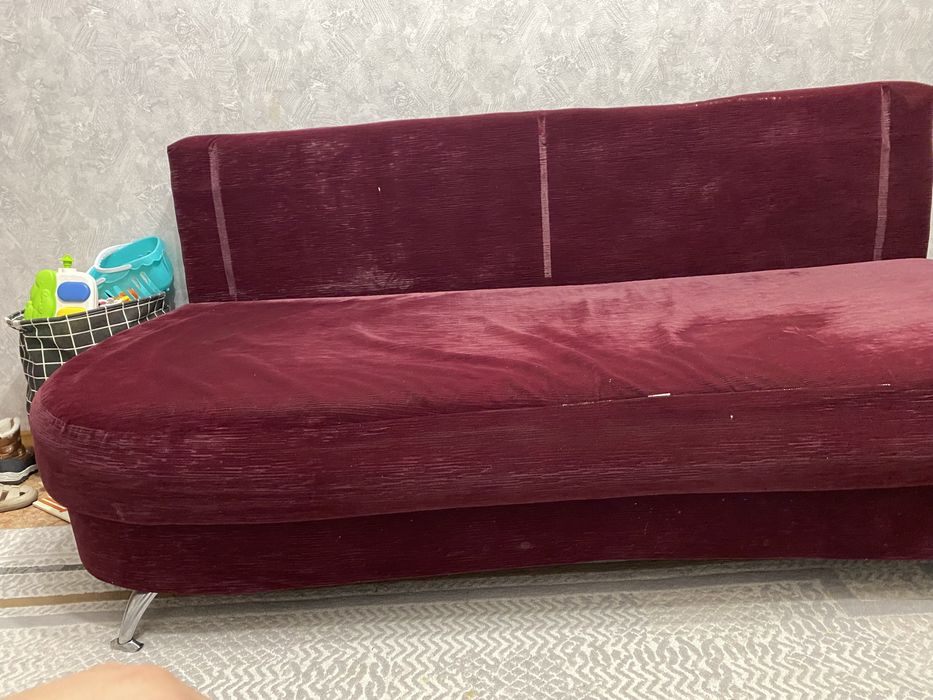 Диван даром