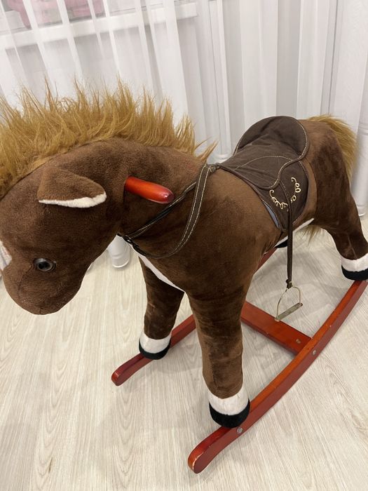 Продам игрушку Лошадку