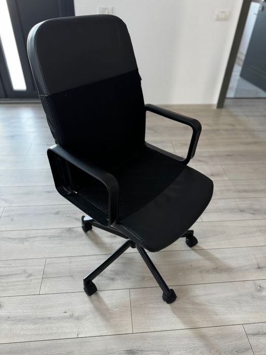 Scaun birou negru