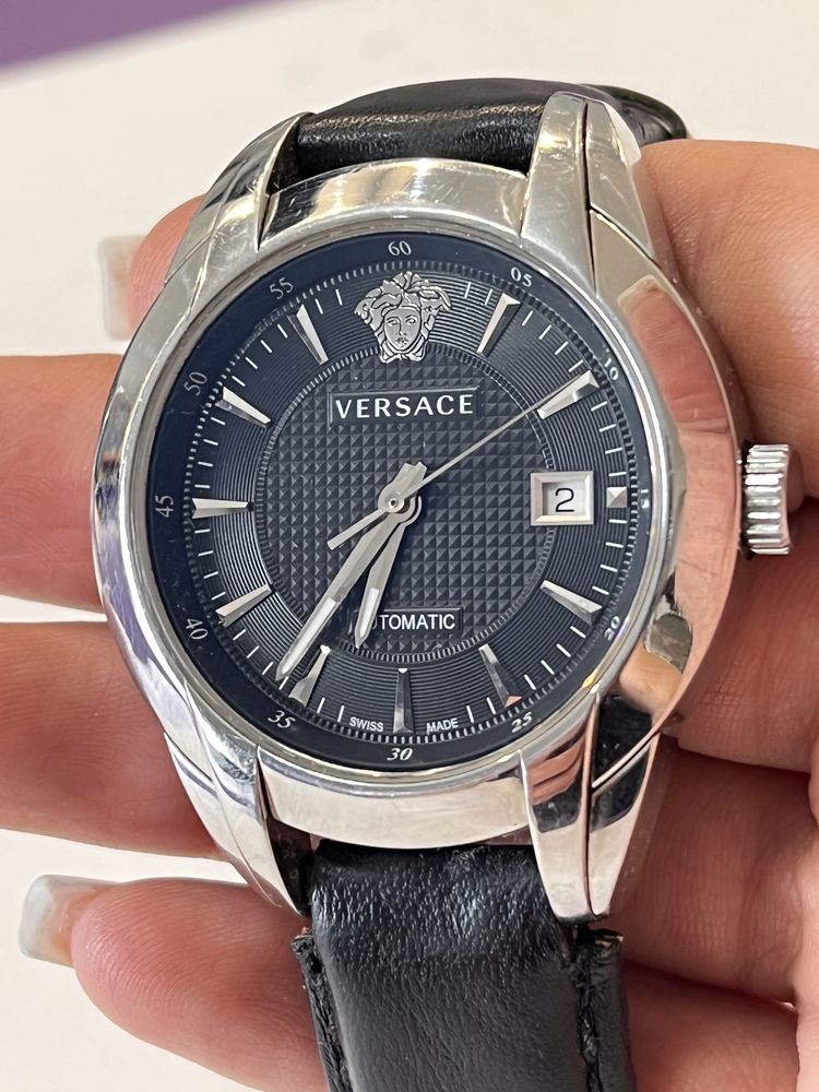 Продам Часы VERSACE