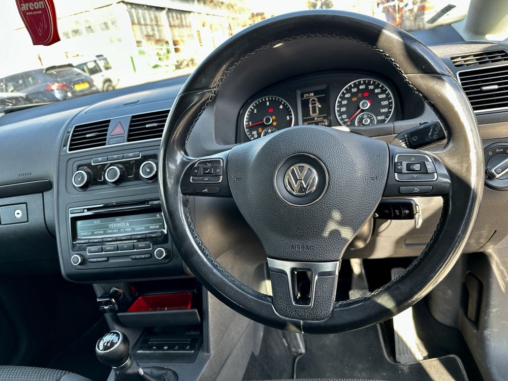 VW Touran 2.0TDI Bluemotion 2012г Фолксваген  Туран 140кс