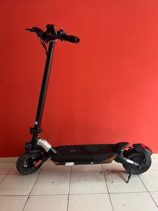 Продавам електрически скутер BE COOL