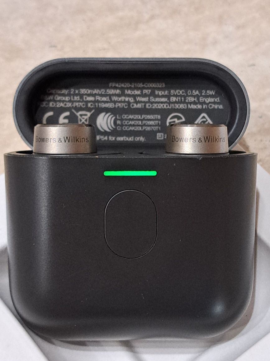 Earbuds Bowers & Wilkins PI7