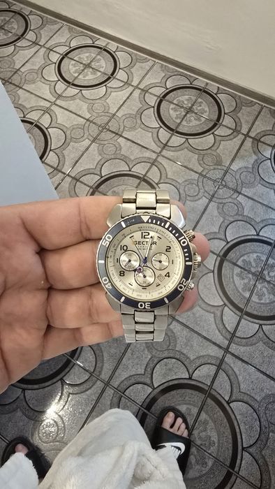 Vand / Schimb mai multe ceasuri ( Fossil , Festina , Timex,Sector) Cas