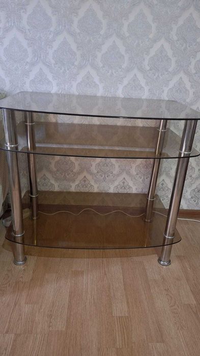 Стеклянный столик