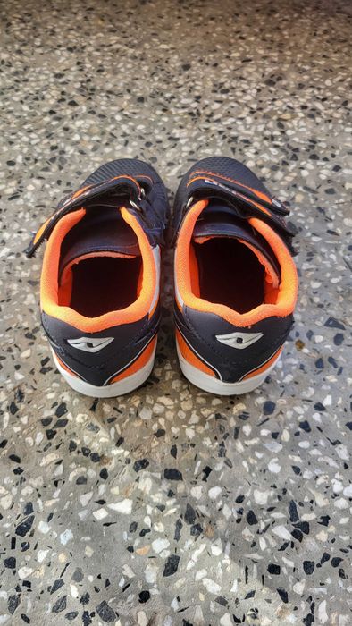 Детски обувки за футбол