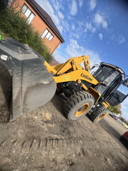 Предлогаем качественные услуги фронтального погрузчика
