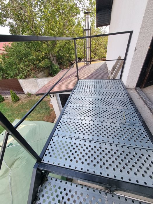 scări metalice de exterior