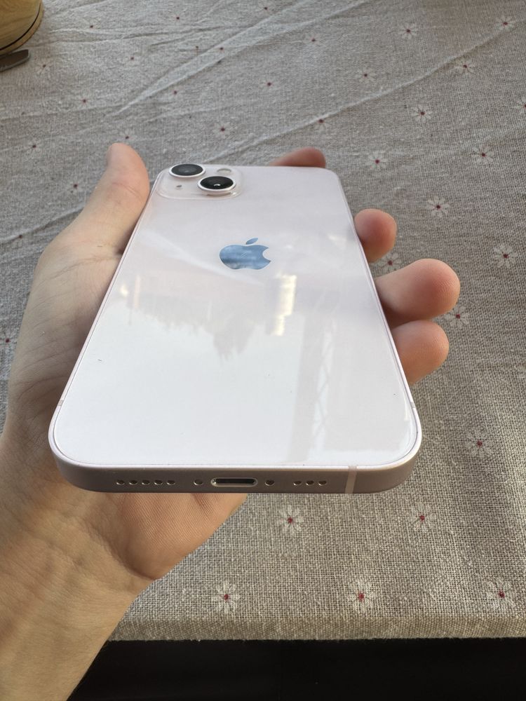 Apple iphone 13.