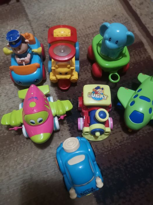 Машинки с двигающими фигурками