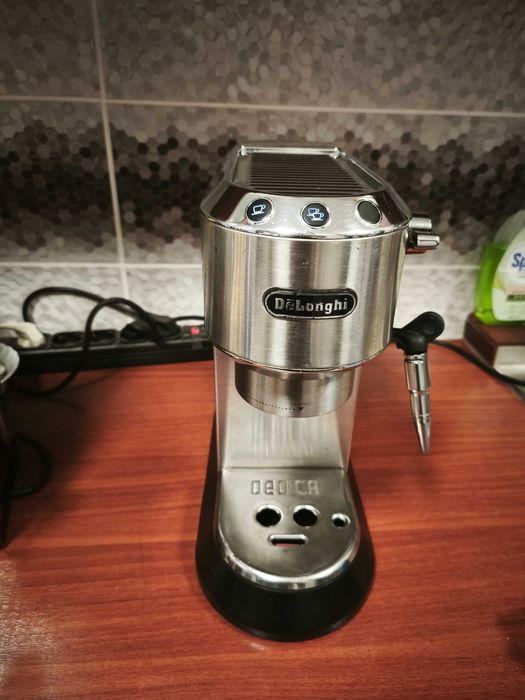 Vand set DeLonghi Dedica EC685 si rasnita Kingrinder p2