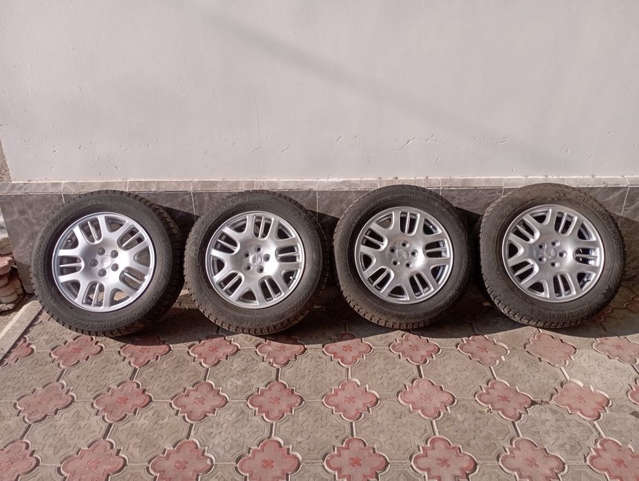 Зимние шины в отличном состоянии