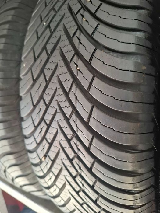 2 Всесезонни гуми Vredestein 195/65/15 ДОт22 7.5мм