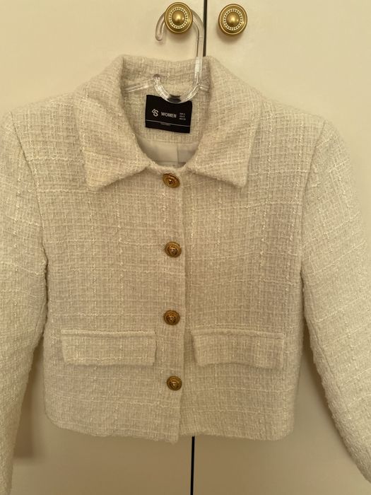 Късо сако цвят екрю