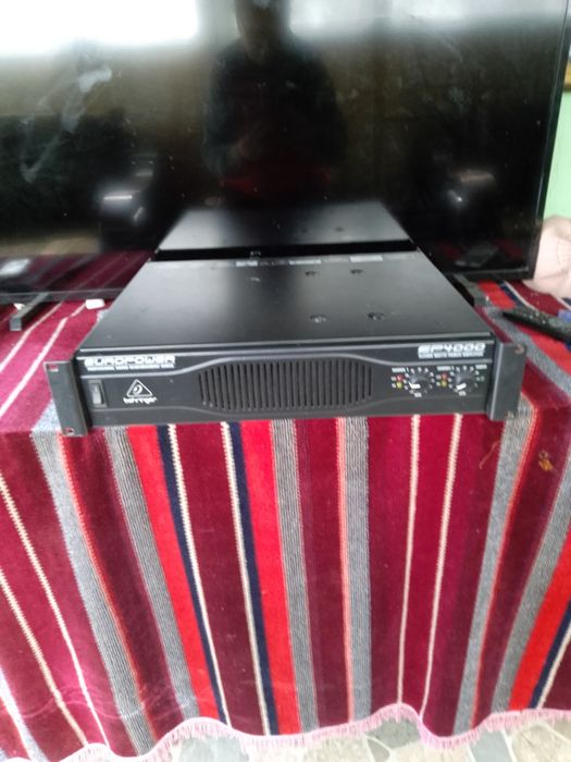 Behringer ep4000 fbt Dynacord rcf