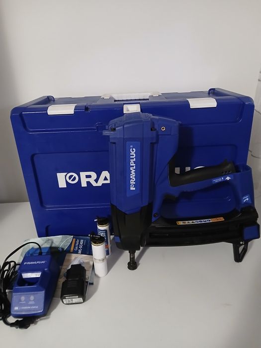 Pistol de bătut cuie pe gaz în beton și oțel RAWLPLUG R-SC40ii, ca NOU