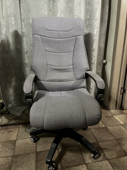 Офисное кресло