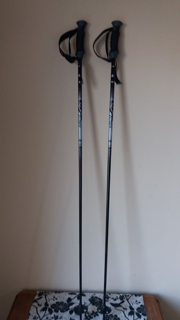 Vând bete ski aproape noi 120 cm
