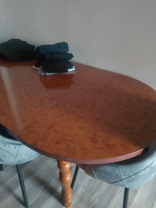 Продам стол в отличном состоянии