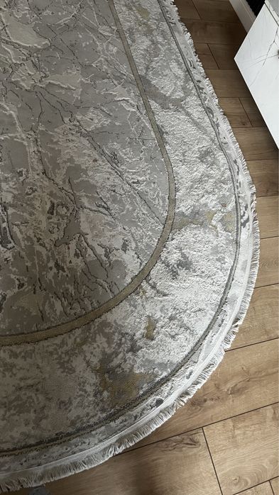 Продам ковер . Цена договорная