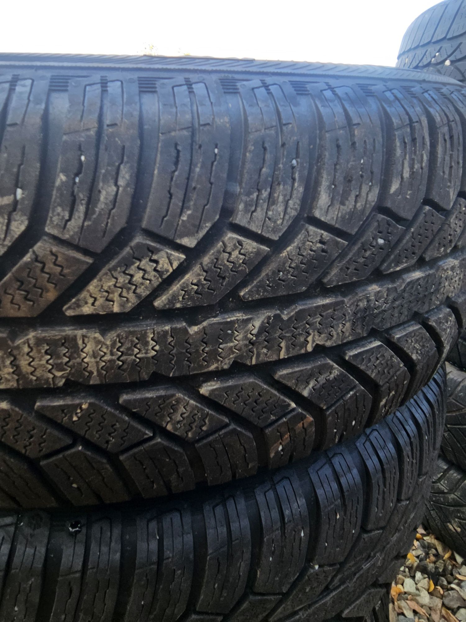 Set 4 anvelope 215/65R17 M+S ( ca noi)