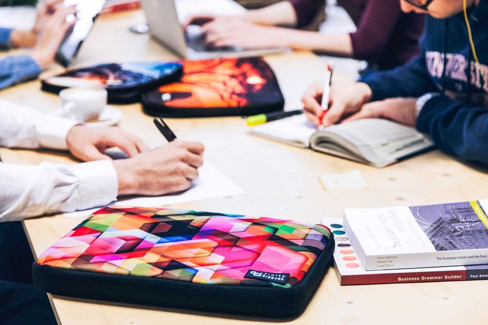 Huse pentru laptopuri si tablete Infinity Sleeves.